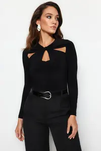 TRENDYOLMİLLA Black Cut Out and Gather Detailed Fitted Flexible snaps Knitting Bodysuit .D.0047 - Image 3