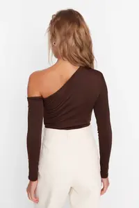 TRENDYOLMİLLA Brown Asymmetric Yaka Long Sleeve Flexible snaps Knitting Bodysuit .D.0080 - Image 5
