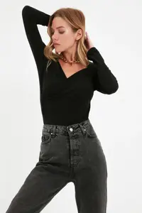 TRENDYOLMİLLA Black padded Drape Detailed Fitted Flexible snaps Knitting Bodysuit .D.0156 - Image 6