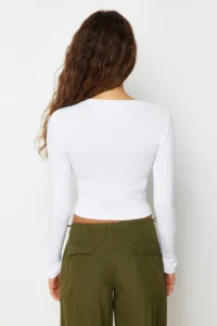 TRENDYOLMİLLA Black-White 2 Sets Package Fitted Crew Neck Crop Ribbed Flexible Knitting Blouse - Image 13