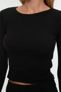 TRENDYOLMİLLA Black-White 2 Sets Package Fitted Crew Neck Crop Ribbed Flexible Knitting Blouse - Image 16