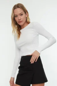 TRENDYOLMİLLA Black-White 2 Sets Package Fitted Crew Neck Crop Ribbed Flexible Knitting Blouse - Image 17