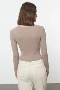 TRENDYOLMİLLA Brown-Beige 2 Sets Package Fitted Crew Neck Ribbed Crop Flexible Knitting Blouse - Image 4