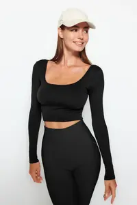 TRENDYOLMİLLA Black seamless/Seamless Crop Extra Flexible Knitting Sports Top/Blouse - Image 2