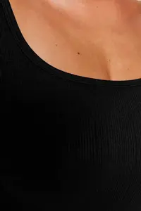 TRENDYOLMİLLA Black seamless/Seamless Crop Extra Flexible Knitting Sports Top/Blouse - Image 4