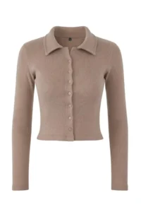 TRENDYOLMİLLA Dark Mink Button Detailed Fitted Crop Polo Shirt Collar Ribbed Flexible Knitting Blouse - Image 5
