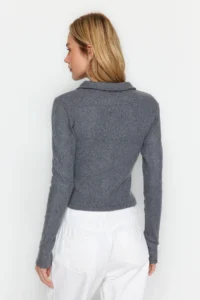 TRENDYOLMİLLA Anthracite Button Detailed Fitted Crop Polo Shirt Collar Ribbed Flexible Knitting Blouse - Image 5