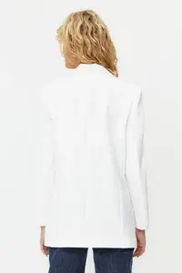 TRENDYOLMİLLA White Oversized Lined buttoned Weaving Blazer Jacket - Image 6