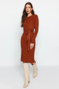 TRENDYOLMİLLA Brick Rejection Midi Knitwear Belt Detailed Dress