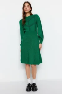 TRENDYOLMİLLA Green Mini Knitwear Lace Dress - Image 9