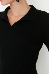 TRENDYOLMİLLA Black Midi Knitwear Polo Shirt Collar Dress - Image 5