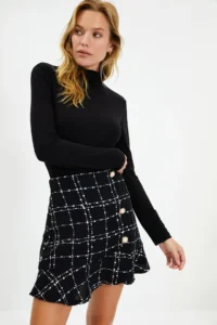 TRENDYOLMiLLA Black buttoned Tweed Material Skirt Ucu with flywheel Mini Weaving Skirt