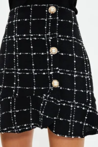 TRENDYOLMiLLA Black buttoned Tweed Material Skirt Ucu with flywheel Mini Weaving Skirt - Image 4