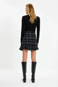 TRENDYOLMiLLA Black buttoned Tweed Material Skirt Ucu with flywheel Mini Weaving Skirt - Image 5