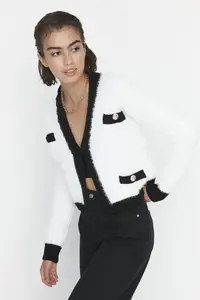 TRENDYOLMİLLA Ecru Hairy/soft Yarn Crop/Short Knitwear Cardigan - Image 5