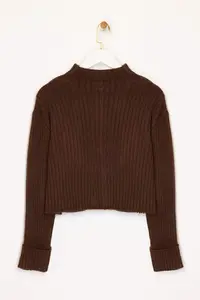 TRENDYOLMİLLA Brown Crop Soft textured Dog collar Knitwear Cardigan - Image 8