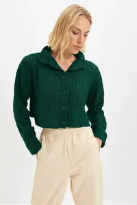 TRENDYOLMİLLA Emerald Green Crop Soft textured Dog collar Knitwear Cardigan