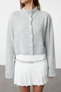 TRENDYOLMİLLA Gray Crop Soft textured Dog collar Knitwear Cardigan - Image 4