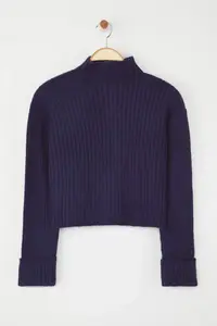TRENDYOLMİLLA Navy Blue Crop Soft textured Dog collar Knitwear Cardigan - Image 10