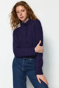 TRENDYOLMİLLA Navy Blue Crop Soft textured Dog collar Knitwear Cardigan - Image 4