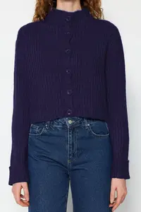TRENDYOLMİLLA Navy Blue Crop Soft textured Dog collar Knitwear Cardigan - Image 5