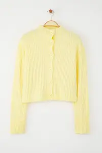 TRENDYOLMİLLA Yellow Crop Soft textured Dog collar Knitwear Cardigan - Image 5