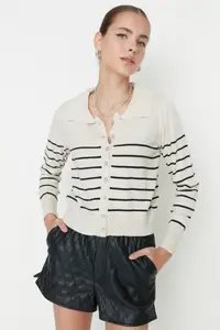 TRENDYOLMİLLA Beige Polo Shirt Collar Knitwear Cardigan - Image 3