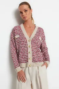 TRENDYOLMİLLA Beige Wide Pattern Knitwear Cardigan - Image 2