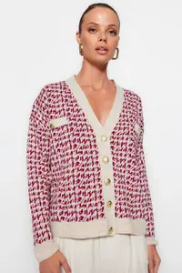 TRENDYOLMİLLA Beige Wide Pattern Knitwear Cardigan - Image 3