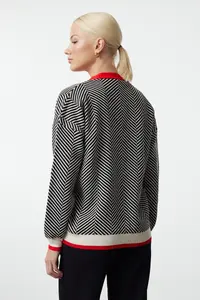 TRENDYOLMİLLA Red Wide Pattern Knitwear Cardigan - Image 5