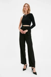 TRENDYOLMİLLA Black Straight/Plain Kesim Weaving Dress Pants - Image 4