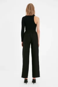 TRENDYOLMİLLA Black Straight/Plain Kesim Weaving Dress Pants - Image 7