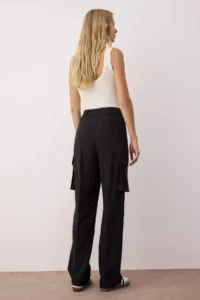 TRENDYOLMİLLA Black Cargo Straight/Plain Kesim Weaving double pocket Weaving Pants - Image 4