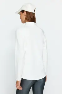 TRENDYOLMİLLA Cream White Cotton Zipper Detailed Dog collar Knitting Sports Sweatshirt - Image 5