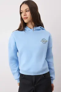 TRENDYOLMİLLA Light Blue Back Print Detailed Hooded Thick Fleece Lined Knitting Sweatshirt - Image 2