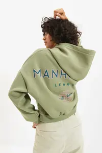 TRENDYOLMİLLA MINT Back Print Detailed Hooded Thick Fleece Lined Knitting Sweatshirt - Image 2