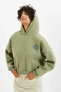 TRENDYOLMİLLA MINT Back Print Detailed Hooded Thick Fleece Lined Knitting Sweatshirt - Image 3