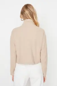TRENDYOLMİLLA Beige Thessaloniki/Knitwear look Zippered Collar Regular/Normal Pattern Knitting Sweatshirt - Image 9