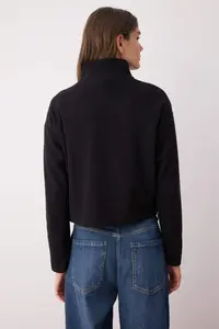 TRENDYOLMİLLA Black Thessaloniki/Knitwear look Zippered Collar Regular/Normal Pattern Knitting Sweatshirt - Image 4