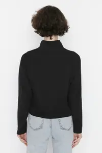 TRENDYOLMİLLA Black Thessaloniki/Knitwear look Zippered Collar Regular/Normal Pattern Knitting Sweatshirt - Image 9
