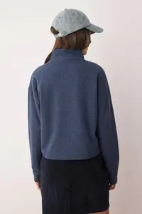 TRENDYOLMİLLA Indigo Thessaloniki/Knitwear look Zippered Collar Regular/Normal Pattern Knitting Sweatshirt - Image 4