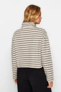 TRENDYOLMİLLA Light Beige Striped Thessaloniki Zippered Dog collar Regular/Normal Pattern Knitting Sweatshirt - Image 5