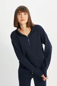 TRENDYOLMİLLA Navy Blue Thessaloniki/Knitwear look Zippered Collar Regular/Normal Pattern Knitting Sweatshirt - Image 12