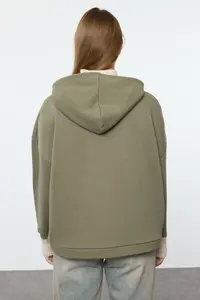 TRENDYOLMİLLA Khaki Thick Fleece Lined Knitwear Tape Detailed Hooded Knitting Sweatshirt - Image 5