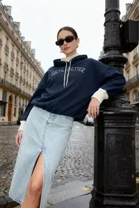 TRENDYOLMİLLA Navy Blue Thick Fleece Lined Knitwear Tape Detailed Hooded Knitting Sweatshirt - Image 2