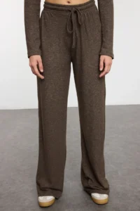 TRENDYOLMİLLA Brown soft Crop and Wide Leg/Wide Leg Knitting Bottom Top Set - Image 4