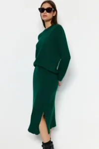 TRENDYOLMİLLA Emerald Green Soft textured Knitwear Top and Bottom Set - Image 2