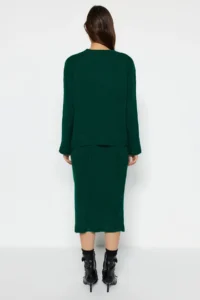 TRENDYOLMİLLA Emerald Green Soft textured Knitwear Top and Bottom Set - Image 5