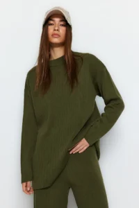 TRENDYOLMİLLA Yağ Green Wide Pattern Basic Knitwear Top and Bottom Set - Image 2