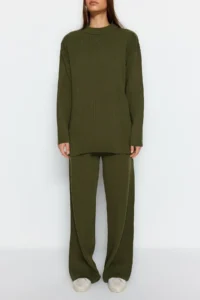 TRENDYOLMİLLA Yağ Green Wide Pattern Basic Knitwear Top and Bottom Set - Image 4